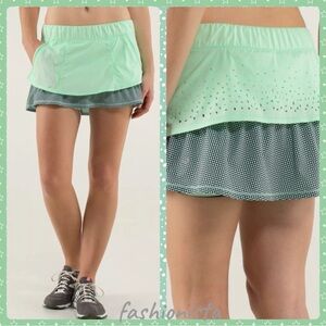 Lululemon In A Flash Skirt ~ Laser Cut Detail ~ Fresh Teal Multi Layer Sz 4